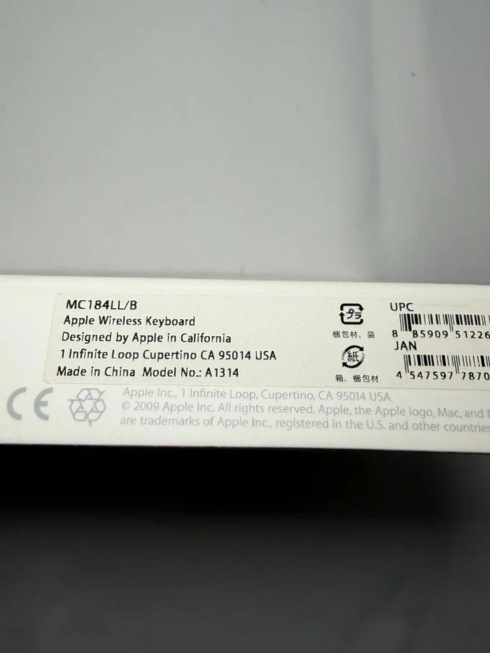 Apple Wireless Keyboard MC184LL/B Model #A1314 Silver White Box Tested Working